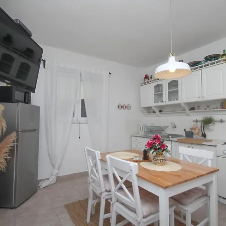 Lola'S Apartments Tribalj Zewnętrze zdjęcie