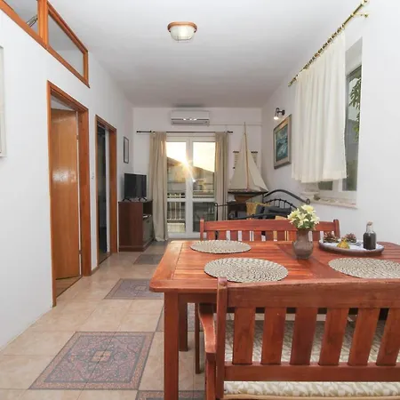 Lola'S Apartments Tribalj Zewnętrze zdjęcie