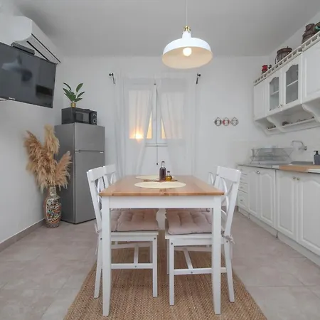 Lola'S Apartments Tribalj Zewnętrze zdjęcie