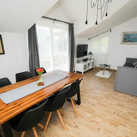 Lola'S Apartments Tribalj Zewnętrze zdjęcie