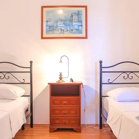 Lola'S Apartments Tribalj Zewnętrze zdjęcie