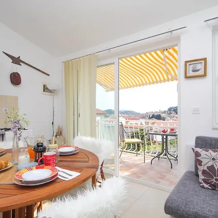 Lola'S Apartments Tribalj Zewnętrze zdjęcie