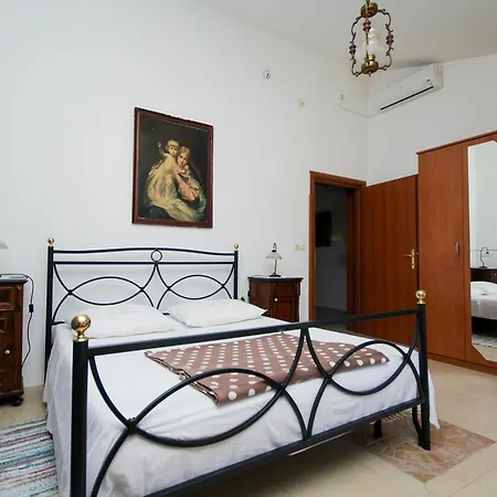 Lola'S Apartments Tribalj Zewnętrze zdjęcie