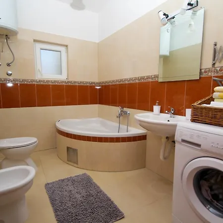 Lola'S Apartments Tribalj Zewnętrze zdjęcie