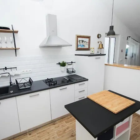 Lola'S Apartments Tribalj Zewnętrze zdjęcie