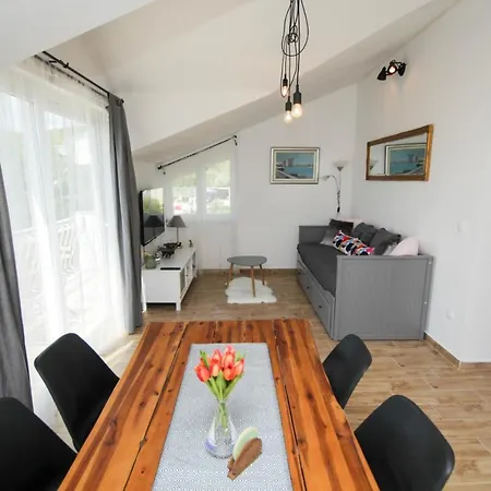 Lola'S Apartments Tribalj Zewnętrze zdjęcie