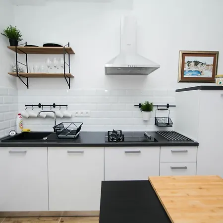 Lola'S Apartments Tribalj Zewnętrze zdjęcie