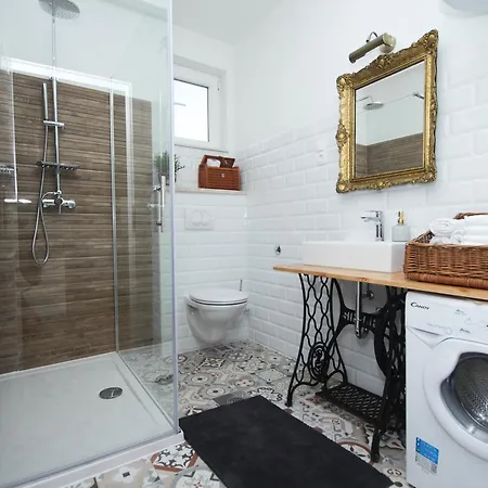 Lola'S Apartments Tribalj Zewnętrze zdjęcie