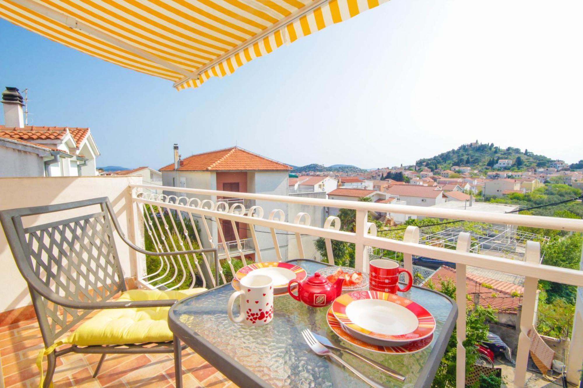 Lola's Tribunj (Sibenik-Knin)