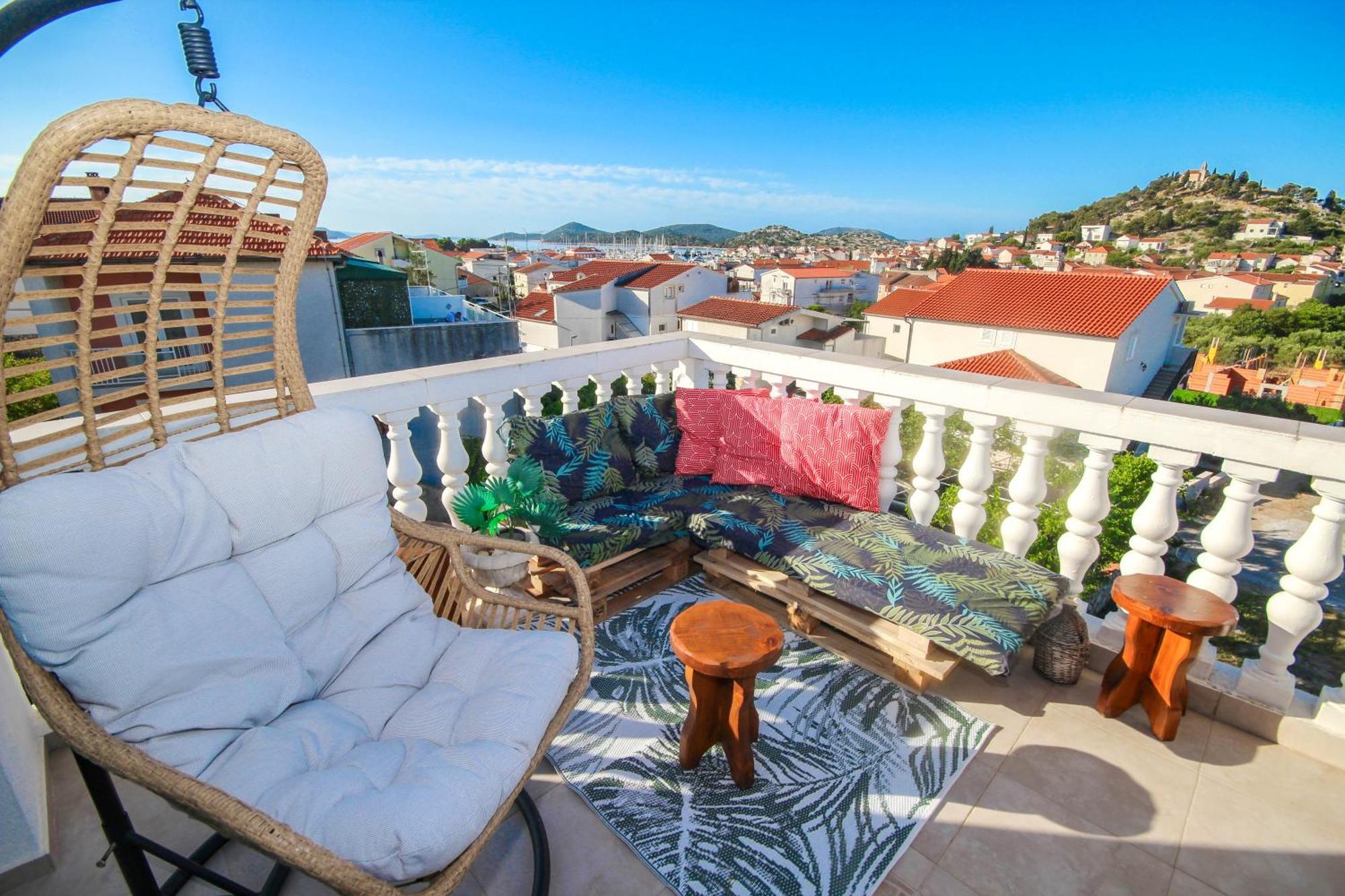 Lola's * Tribunj (Sibenik-Knin)