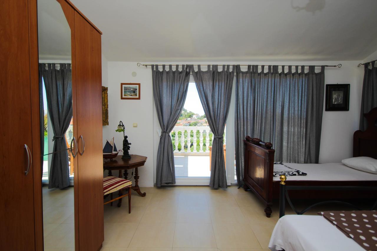 Apartment Lola's *
