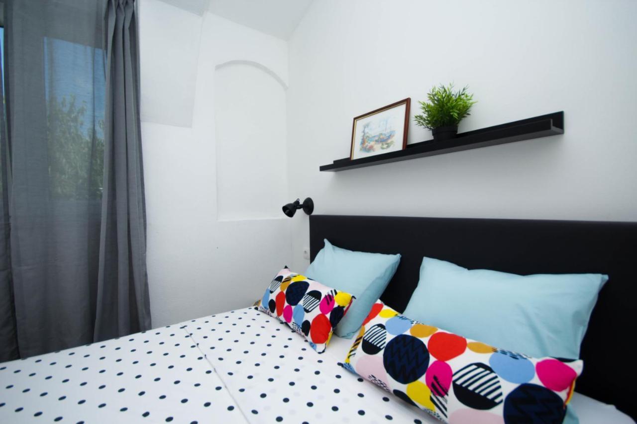 Lola's Apartment *